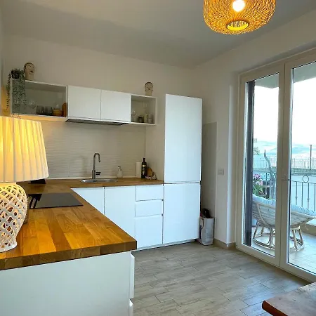 Casa Cannoni - Delizioso Fronte Mare Vista Stretto Di Apartment